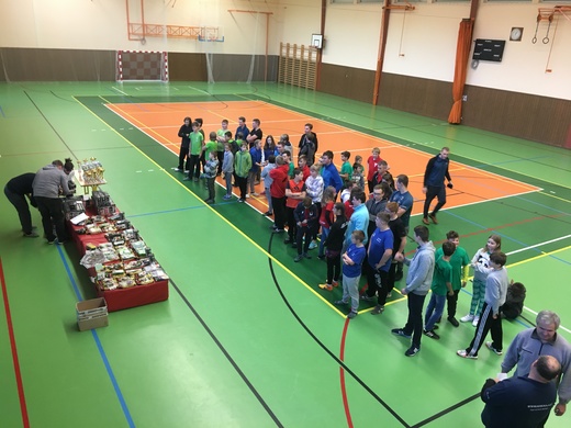 hala_2018_70letMO_nástup_účastníků.JPG